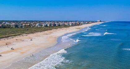 3BR Coastal Home + Heated Pool, Golf Cart & Bikes