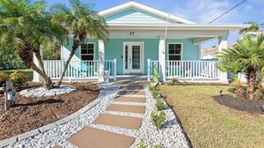 Exterior - 3BR Coastal Home + Heated Pool, Golf Cart & Bikes (Palm Coast)