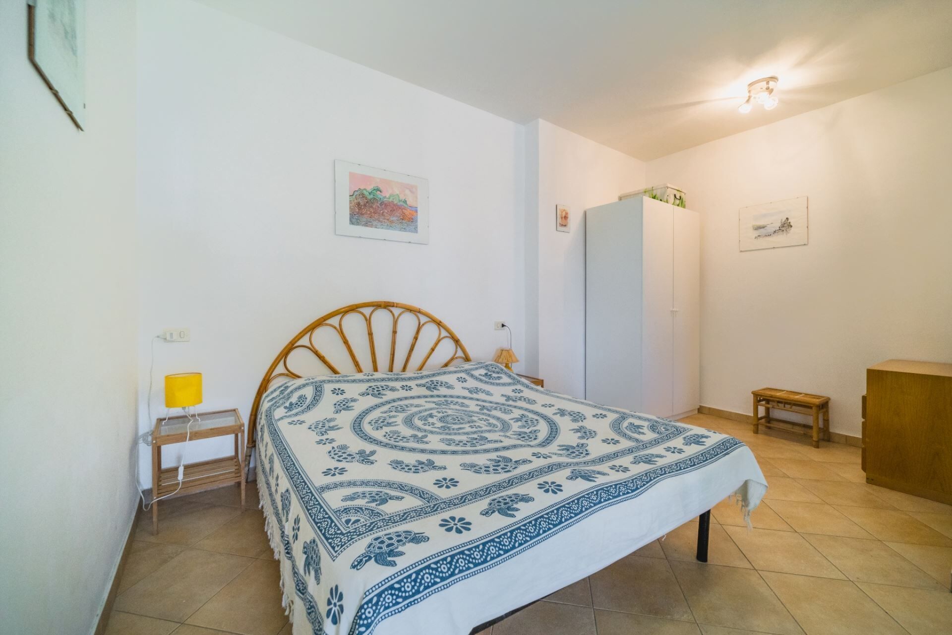 1 bedroom, bed sheets