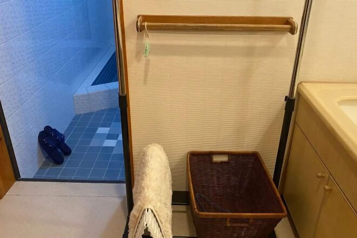 Bathroom | Hair dryer, towels