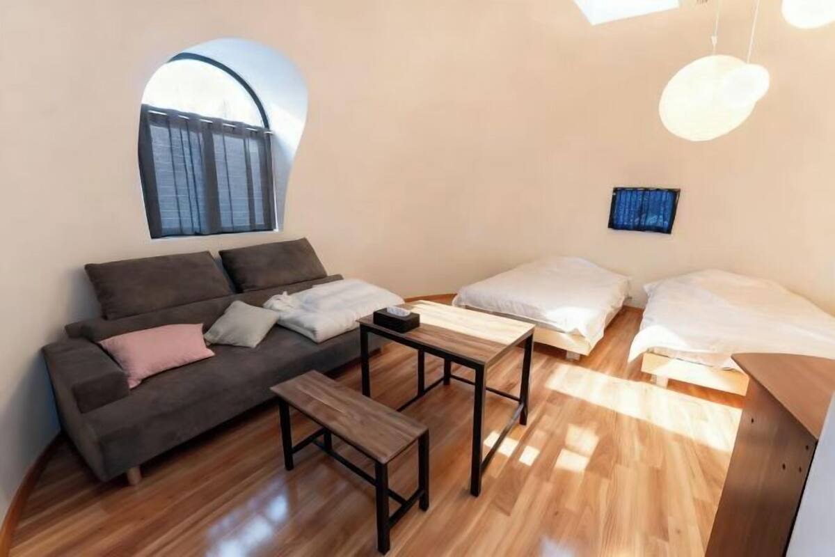 4 bedrooms, free WiFi, bed sheets