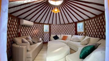 Basic Tent | Laptop workspace, free WiFi, bed sheets