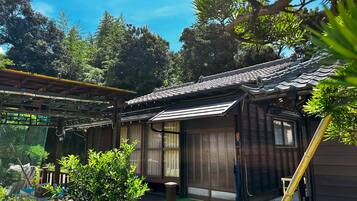 4 bedrooms, free WiFi, bed sheets