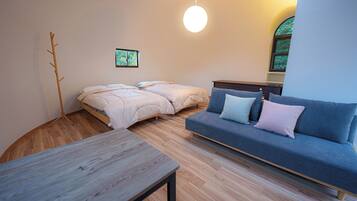 Exclusive Tent | Laptop workspace, free WiFi, bed sheets