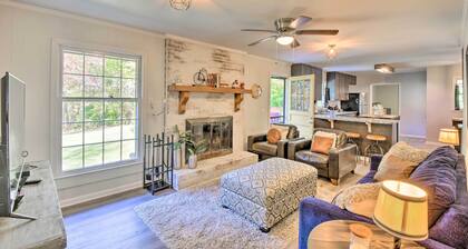 Mod 'Stable House' on 10 Acres, Walk to Lake!