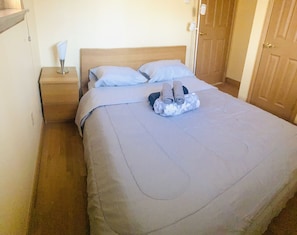 5 bedrooms, desk, iron/ironing board, free WiFi