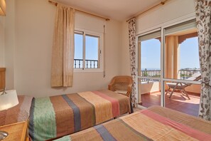 2 bedrooms, iron/ironing board, free WiFi, bed sheets - Apartment 'Luxury Carabeo 2000 2-3' with Sea Views, Pool, Terrace & Wi-Fi (Nerja)