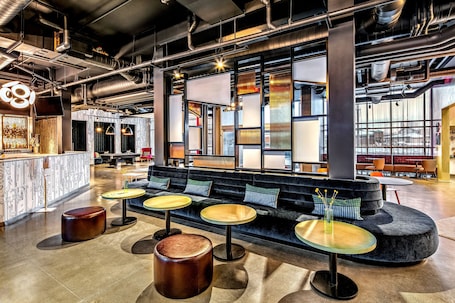 Bar. Aloft Anchorage