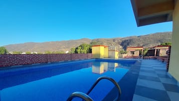 Utomhuspool