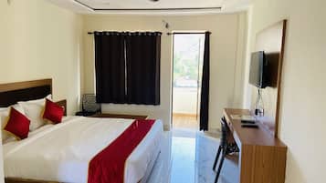 Down comforters, memory foam beds, laptop workspace, free WiFi