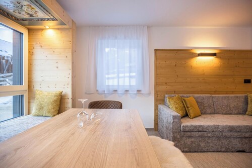 Ferienwohnungen "Armeri Black Dolomites" mit Bergblick, Terrasse & WLAN