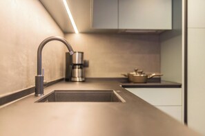 冰箱、微波炉、炉灶、洗碗机