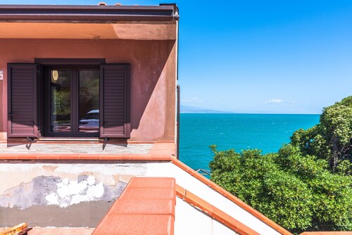 Appartement "La terrazza sul Mare" avec vue mer, terrasse & climatisation