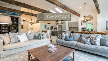 Smart TV, fireplace, stereo