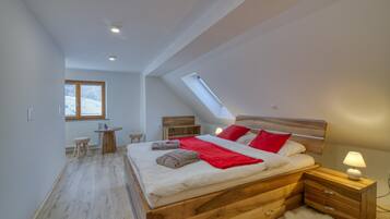 Family House, Multiple Bedrooms, Mountainside (Farmhouse Raspberry Pool&Wellness) | 2 bedrooms, laptop workspace, free WiFi, bed sheets