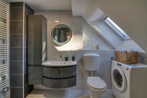 Maison Familiale, plusieurs chambres, côté montagne (Farmhouse Raspberry Pool&Wellness) | Salle de bain