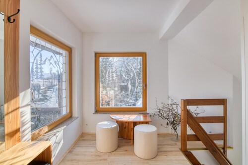 Farmhouse Raspberry Pool&wellness