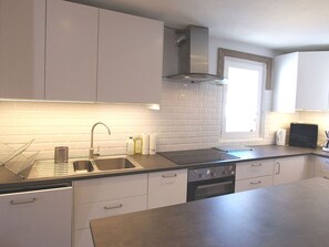 Køleskab, ovn, kogeplade, opvaskemaskine