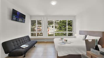 Espace de travail pour ordinateur portable, fer et planche Ă repasser