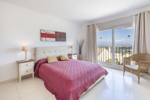 3 dormitorios, tabla de planchar con plancha, wifi y ropa de cama