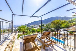 Terrace/patio - Villa Louise, large 4 bedroom overlooking the Kalkan bay (Antalya)