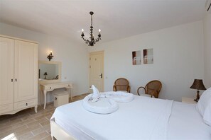 Room - Villa Louise, large 4 bedroom overlooking the Kalkan bay (Antalya)