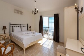 Room - Villa Louise, large 4 bedroom overlooking the Kalkan bay (Antalya)