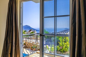 Interior - Villa Louise, large 4 bedroom overlooking the Kalkan bay (Antalya)