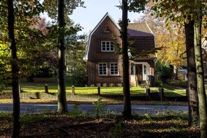 Exterior - Freshly renovated brick house from the 1920s in Wingst (Niedersachsen - Wingst)