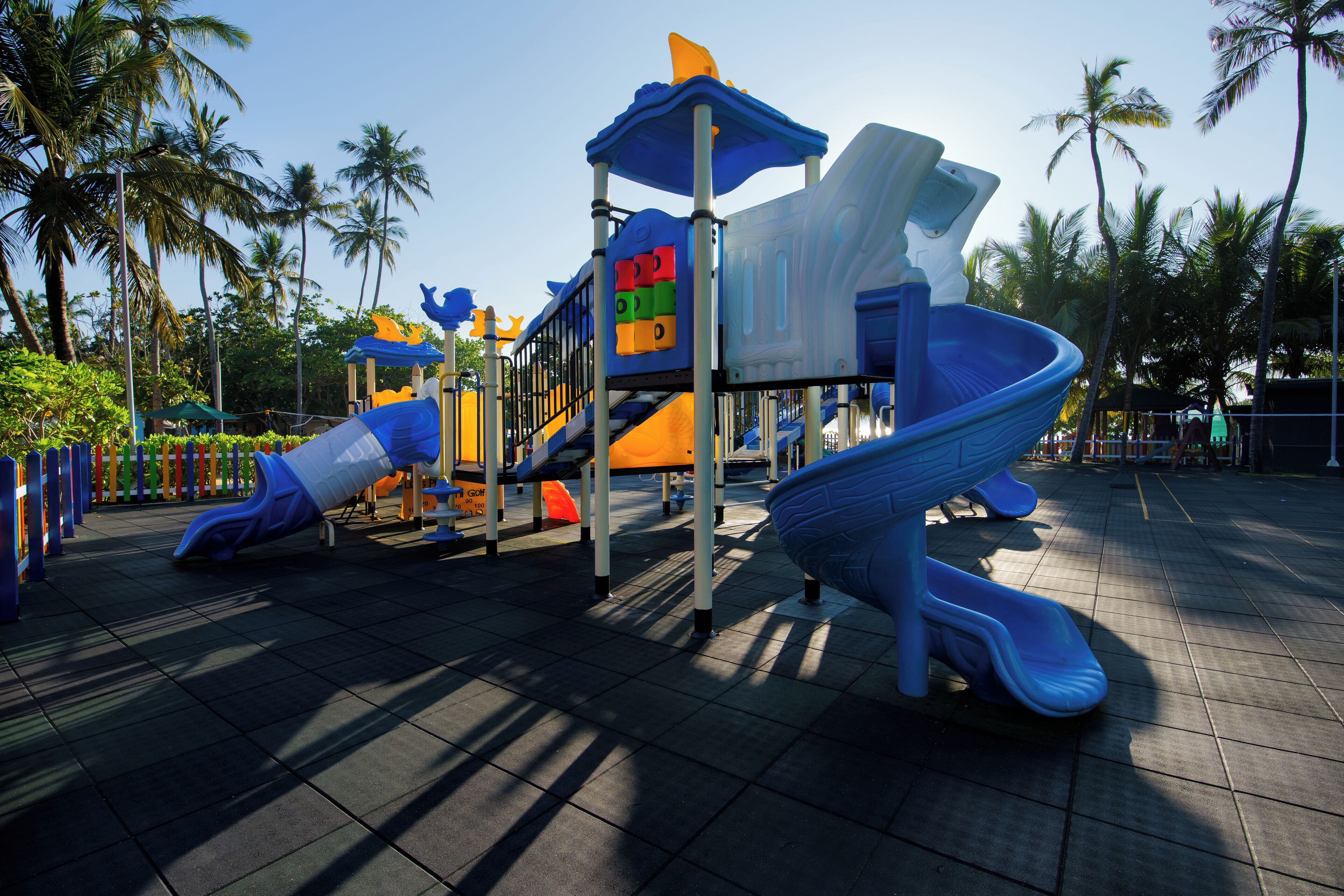 Tempat bermain anak - outdoor