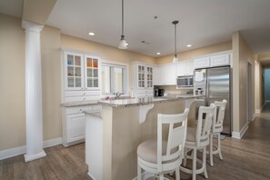 Microondas y lavavajillas 