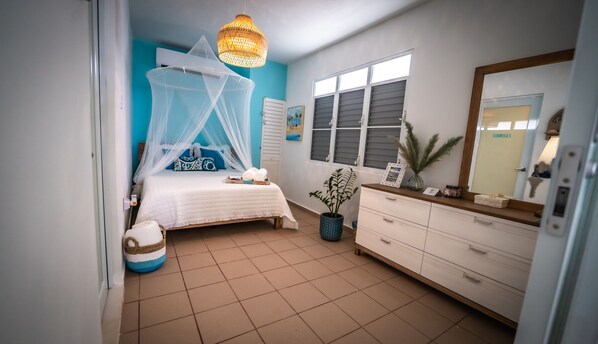 2 chambres, bureau, fer et planche à repasser, accès au Wi-Fi (inclus)