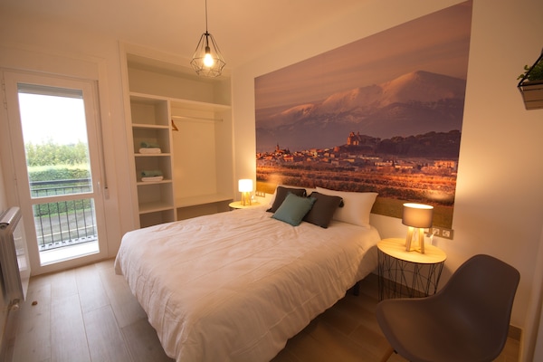 5 bedrooms, iron/ironing board, travel cot, free WiFi