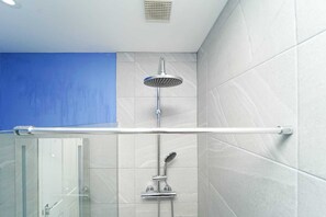Apartment, 1 King-Bett und Schlafsofa | Badezimmer | Dusche, Haartrockner, Handtücher