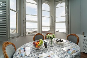 Apartamento, 1 cama King e sofá-cama | Cozinha privada | Geladeira, micro-ondas, fogão, cooktop