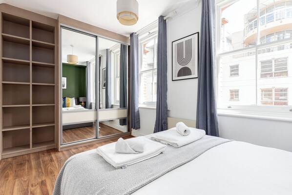 Extra beds - Bright 1 Bed Flat on Vibrant Brick Lane (London)