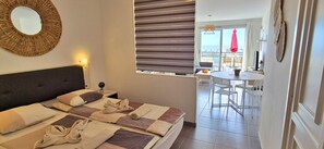 1 chambre, fer et planche à repasser, Wi-Fi gratuit, draps fournis