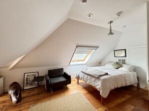 5 Schlafzimmer, Bügeleisen/Bügelbrett, Internetzugang, Bettwäsche