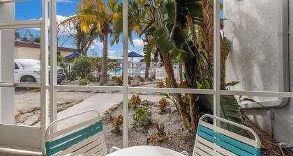 One Bedroom Condo at Beachfront Resort!