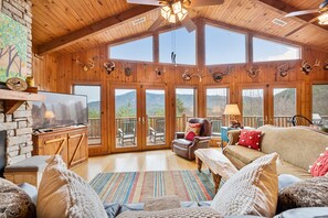 智能电视、壁炉、电子游戏、乒乓球