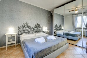 Zimmersafe, Bügeleisen/Bügelbrett, Bettwäsche