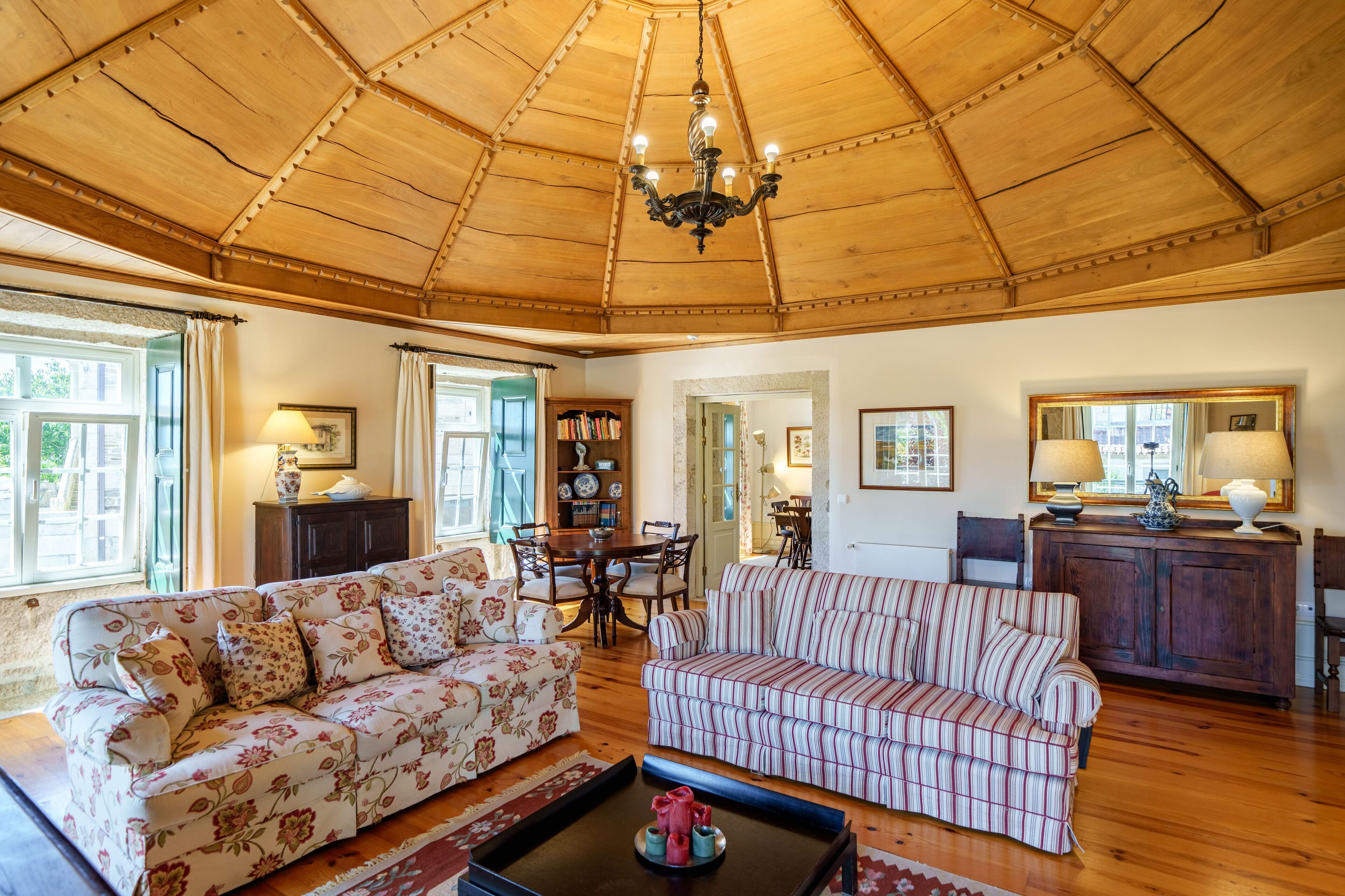 Comfort Villa | Living area | 43-inch LCD TV with cable channels, TV, fireplace