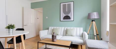 Habitació doble | Sala d'estar | Televisor de 1 polzades amb canals per cable