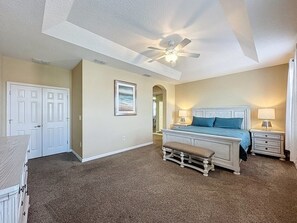 8 bedrooms, free WiFi - Veranda Home, 8br, 6 En-suites, Lake View,pool/spa 8 Bedroom Villa by RedAwning (Kissimmee)