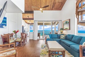 Living room - Cliffs 8301 1 Bedroom Condo by RedAwning (Princeville)