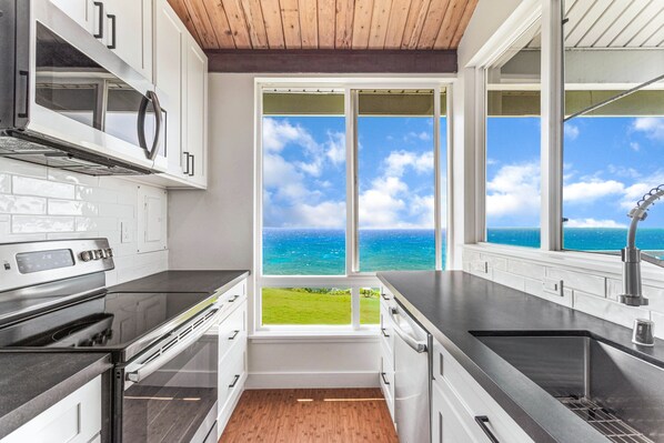 Private kitchen - Cliffs 8301 1 Bedroom Condo by RedAwning (Princeville)