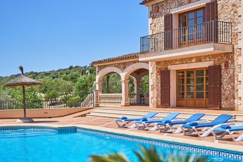 Pujolet with Private Pool and Panoramic Views, Sleeps 8, A/C, WiFi, Table Tennis