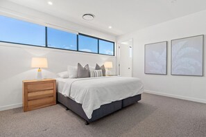 5 bedrooms