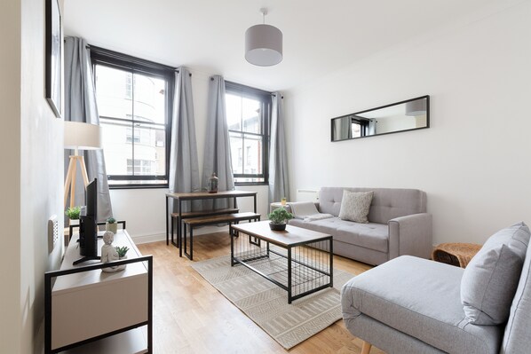 Apartment | Living area | 1-inch TV with cable channels - The Aldgate Flats (London)
