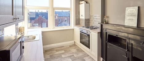 Fridge, microwave, oven, coffee/tea maker